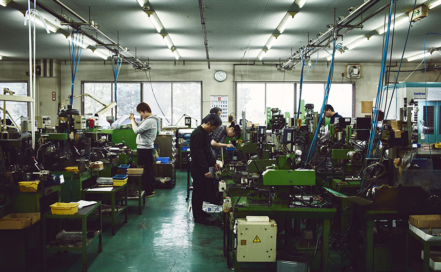 KANEKO OPTICAL's factory: BACKSTAGE​ ​